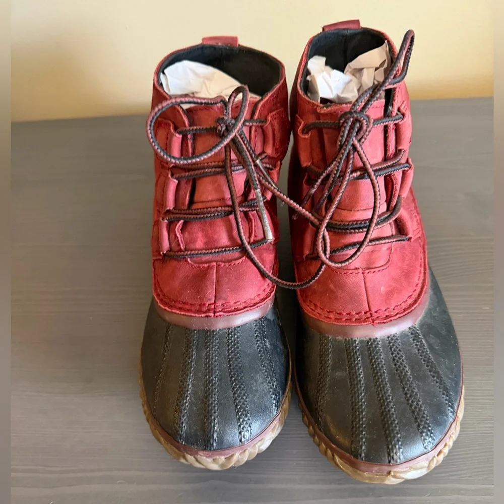Sorel Red and Black Leather Ankle Booties